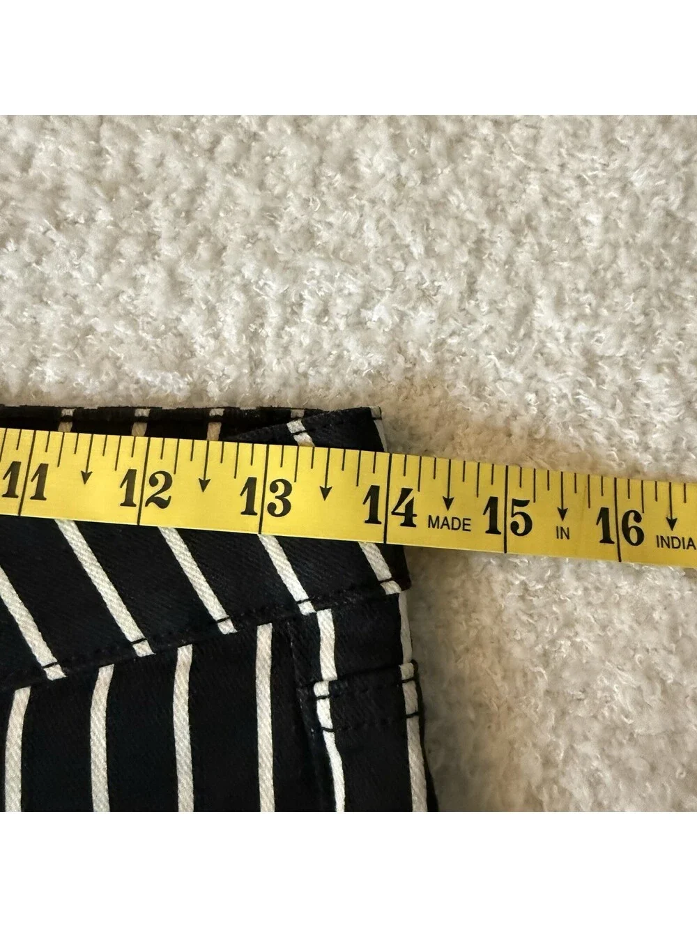 PAIGE Skyline Ankle Peg Women’s Shorts Size 26 Black White Striped Stretch USA